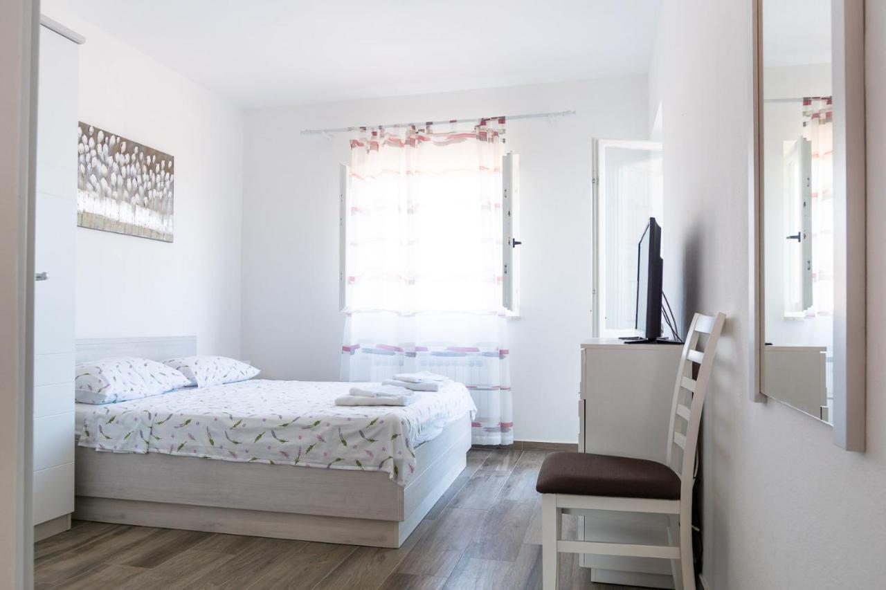 Apartmani Fides Lumbarda Exterior foto