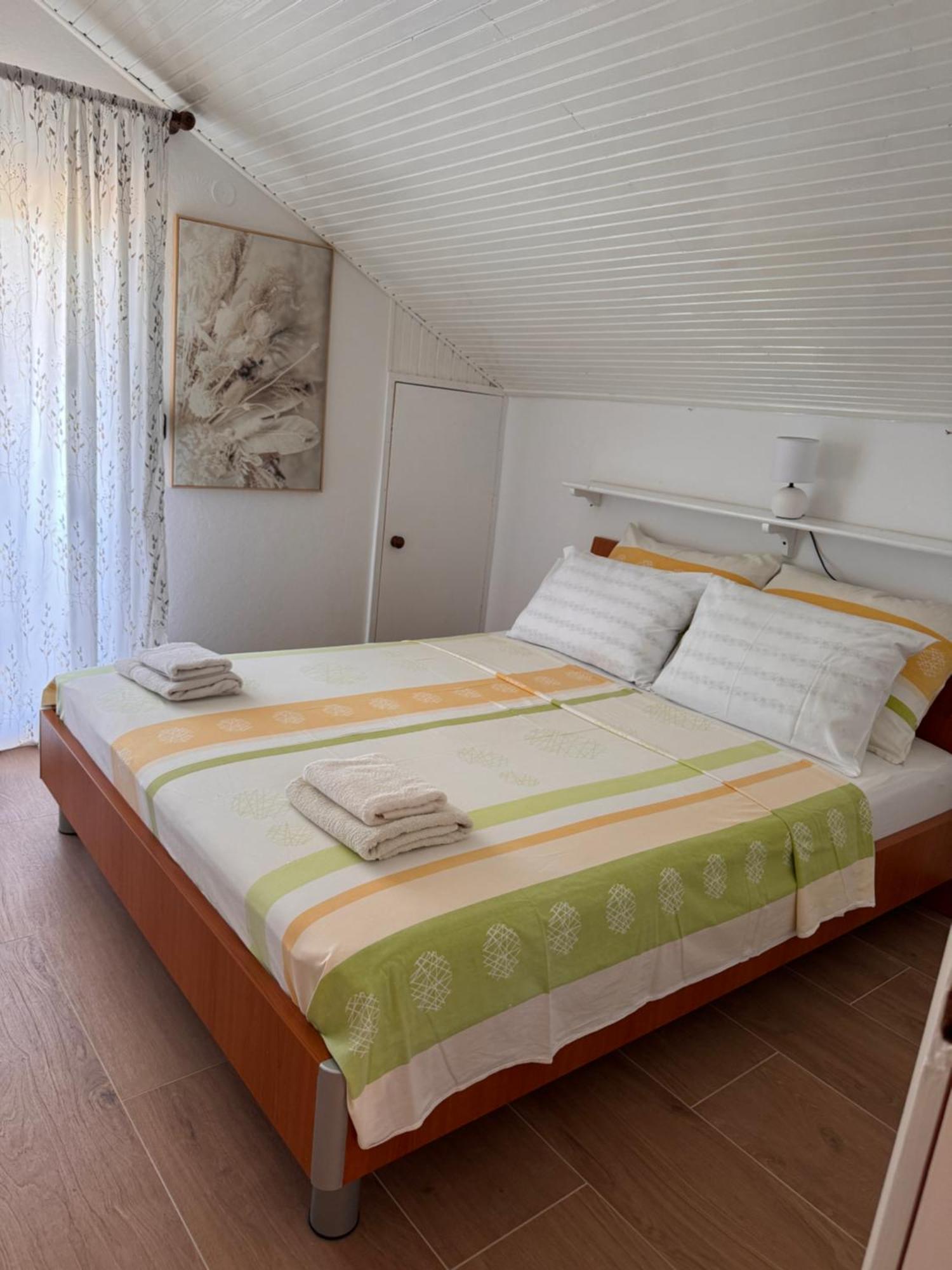 Apartmani Fides Lumbarda Cameră foto